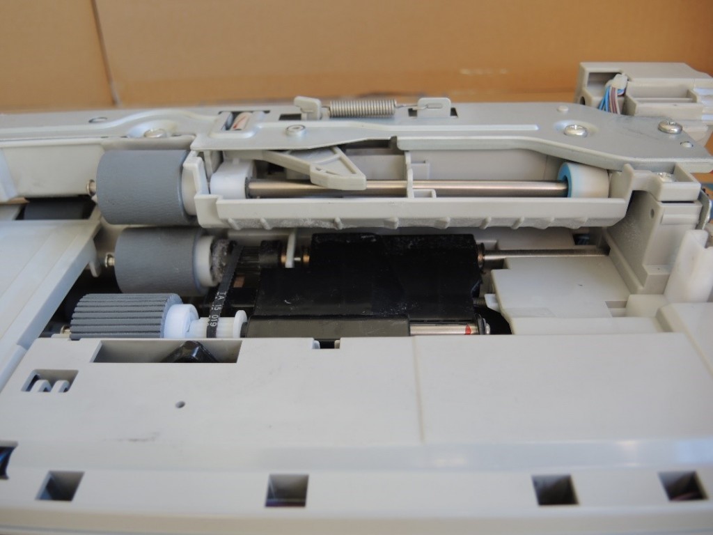 lazerinio-printerio-popieriaus-padavimo-mechanizmas